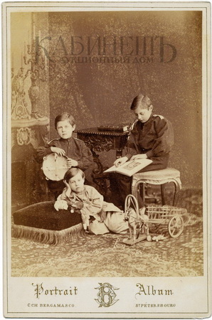 http://www.kabinet-auktion.com/files/images/romanov_photo/94_01.jpg